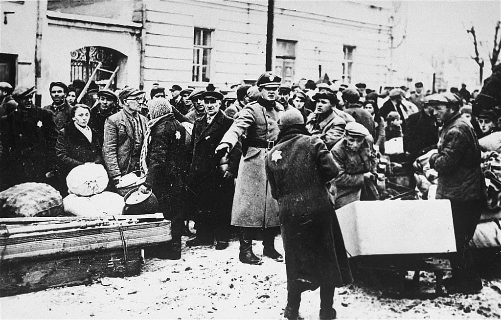 Гродно. Памятный знак на месте гетто на улице Замковой.