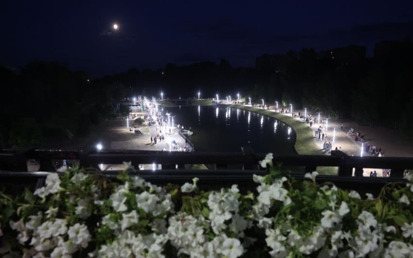 Mogilev. The "singing" light and music fountain on Dubrovenka.