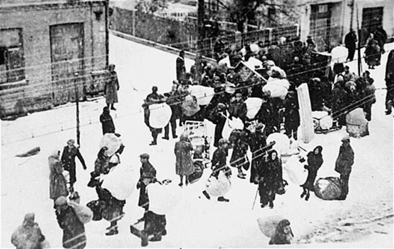 Гродно. Памятный знак на месте гетто на улице Замковой.