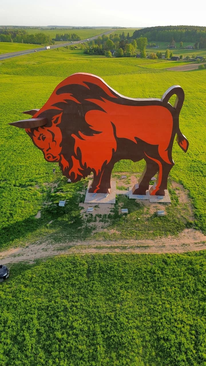 Sculpture of a bison on the M1 highway.