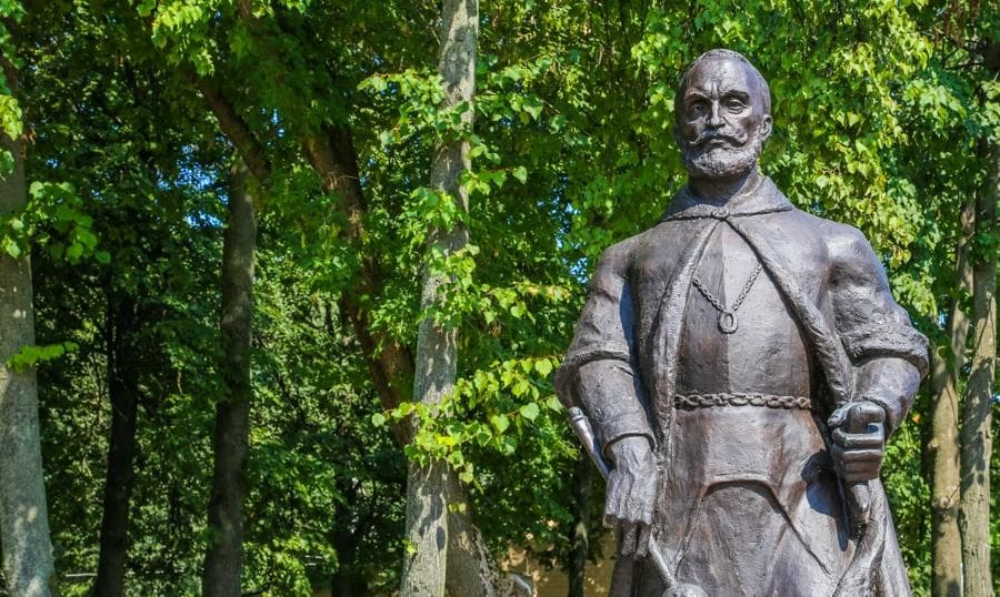 Лепель. Помнік Льву Сапегу.