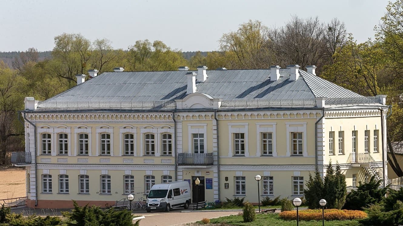 Loev. The house of the merchant Dolgin.