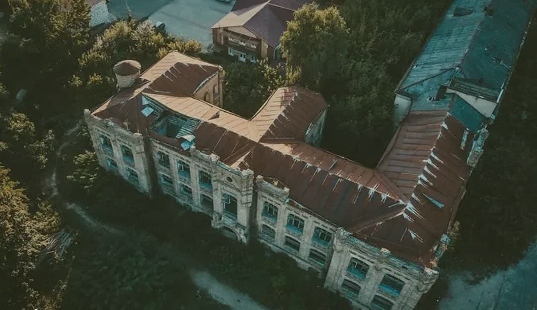 Мазыр. Закінутая павятовая бальніца пачатку XX стагоддзя.