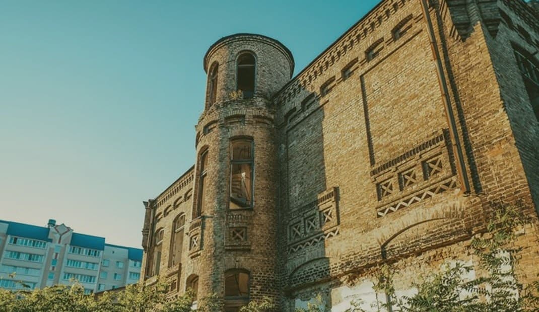 Мазыр. Закінутая павятовая бальніца пачатку XX стагоддзя.