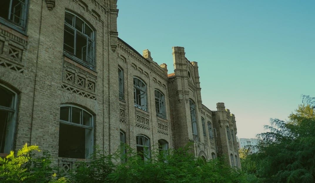 Мазыр. Закінутая павятовая бальніца пачатку XX стагоддзя.