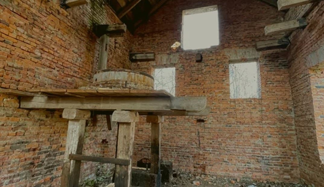 Vaskovichi. The ruins of the mill.