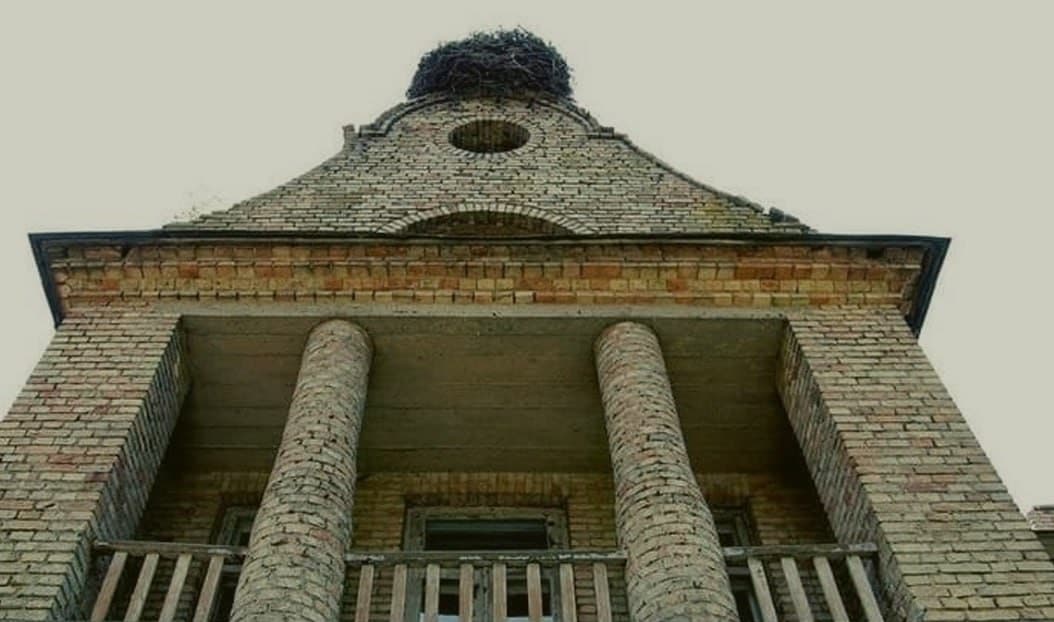 Бершты. Бывшее здание администрации гмины.