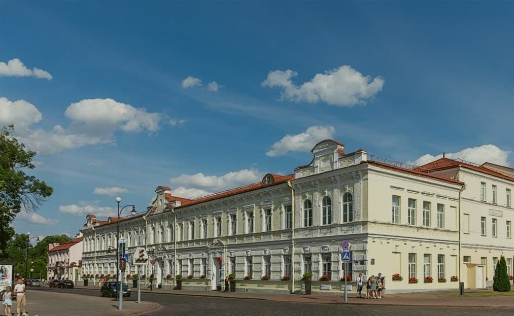 Гродна. Былы будынак акруговай лячэбніцы.