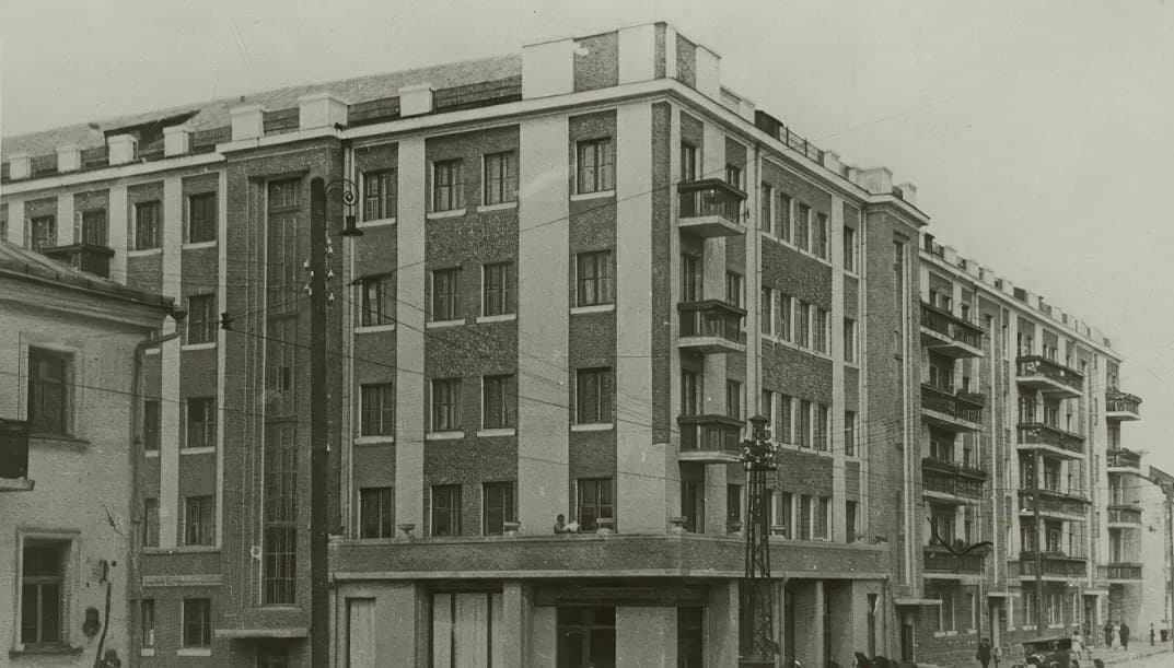 Minsk. "House of the Dead" on Maxim Bogdanovich street.