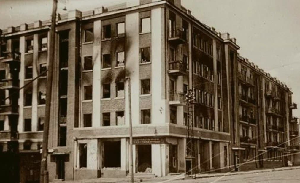 Minsk. "House of the Dead" on Maxim Bogdanovich street.