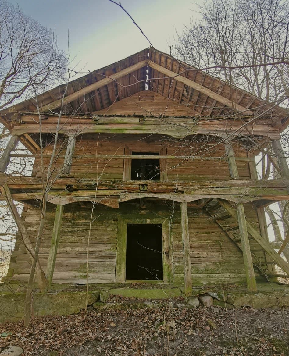 Kushlyany. The remains of the Yasevich estate.