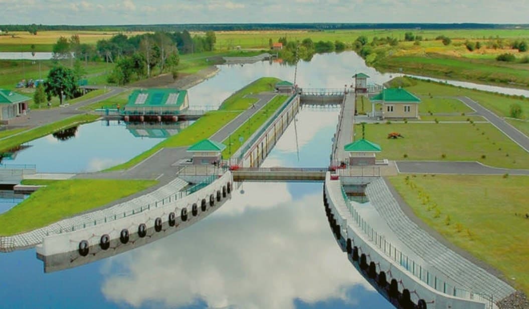 Duboe. The hydroelectric complex.