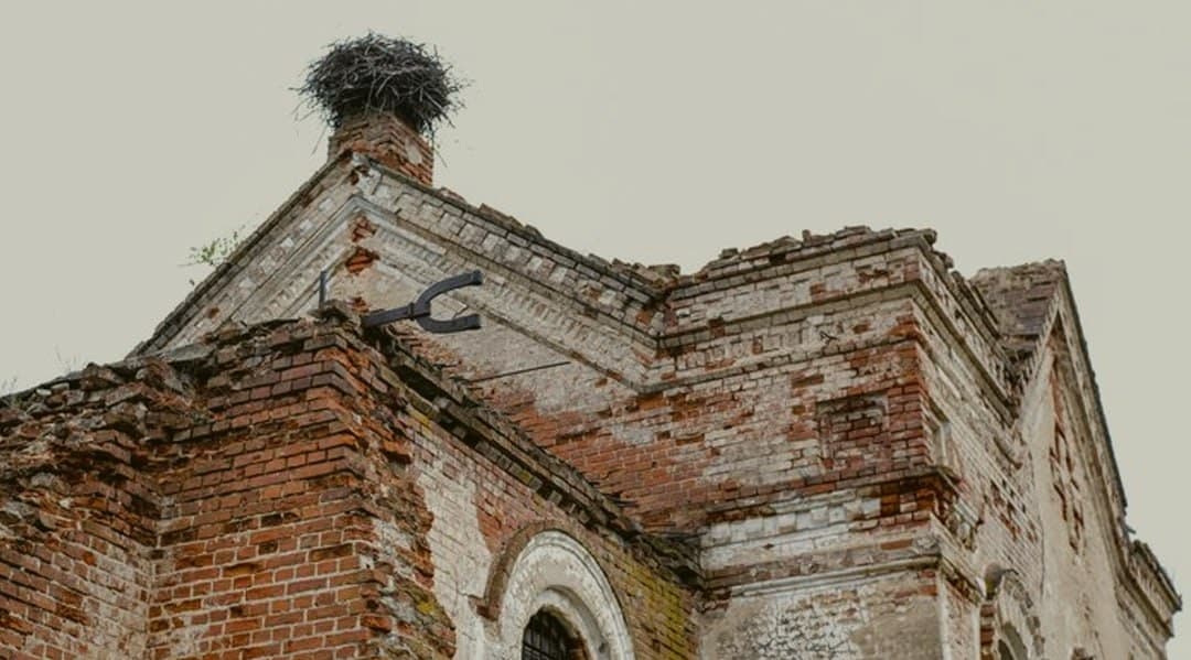 Мосар. Заброшенная Сретенская церковь.