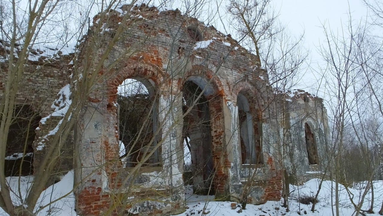 Немерава. Руіны Пакроўскай царквы.