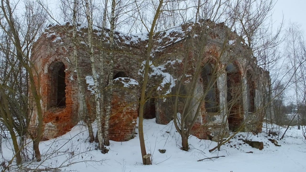 Немерава. Руіны Пакроўскай царквы.