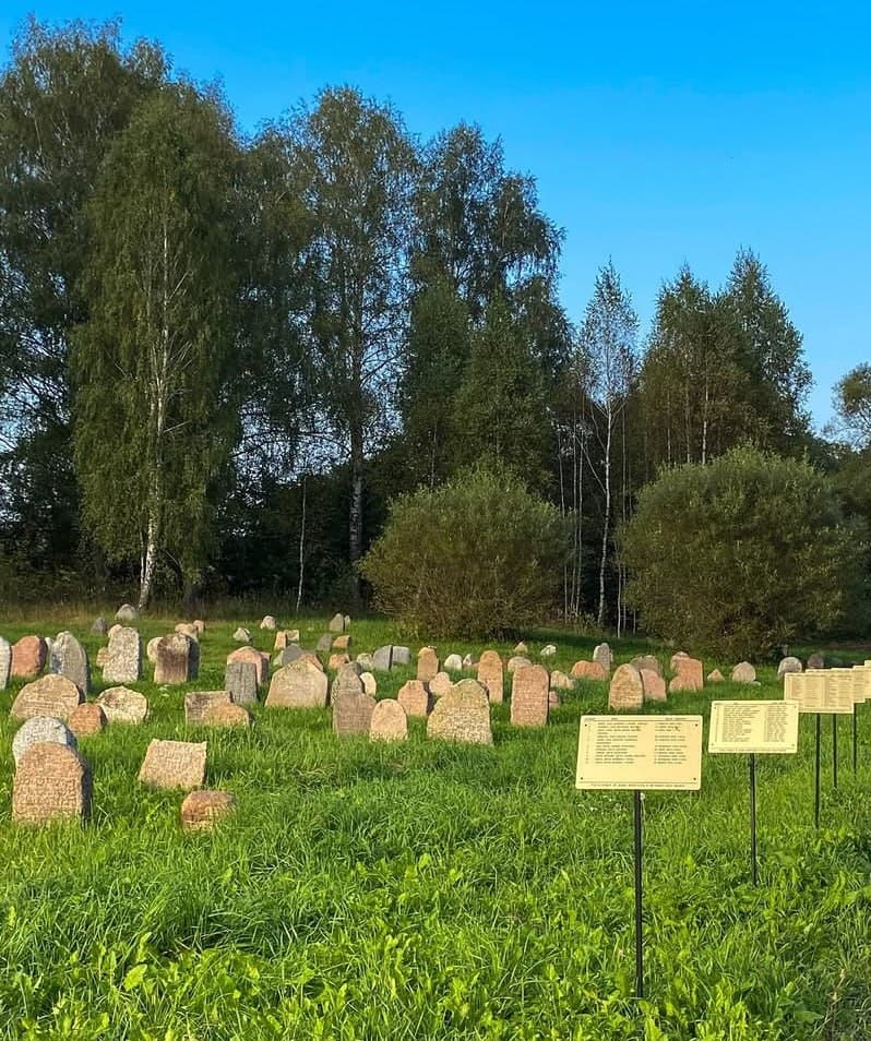 Kolyshki. An ancient Jewish cemetery.