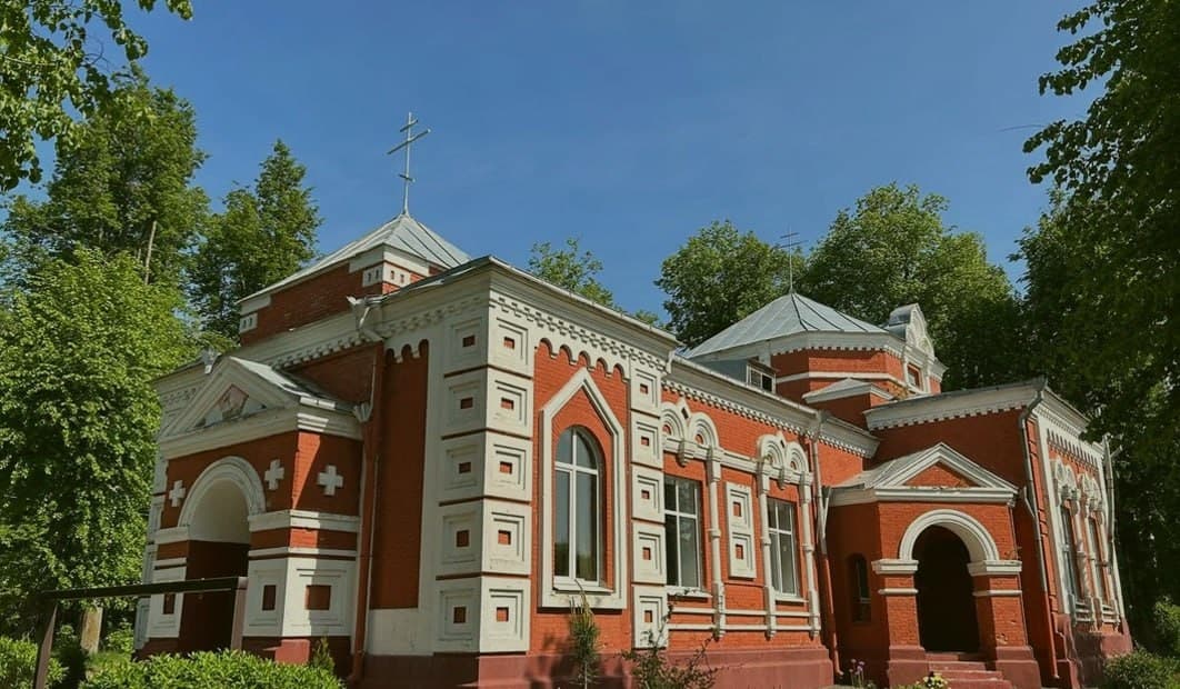 Bolshaya Komarovka. The St. George the Victorious church.